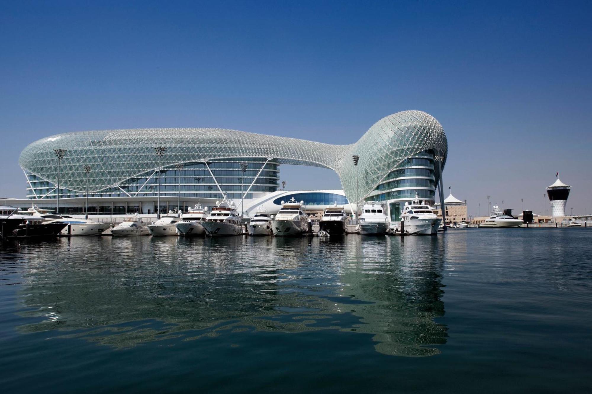 W - Yas Island Hotel 5*