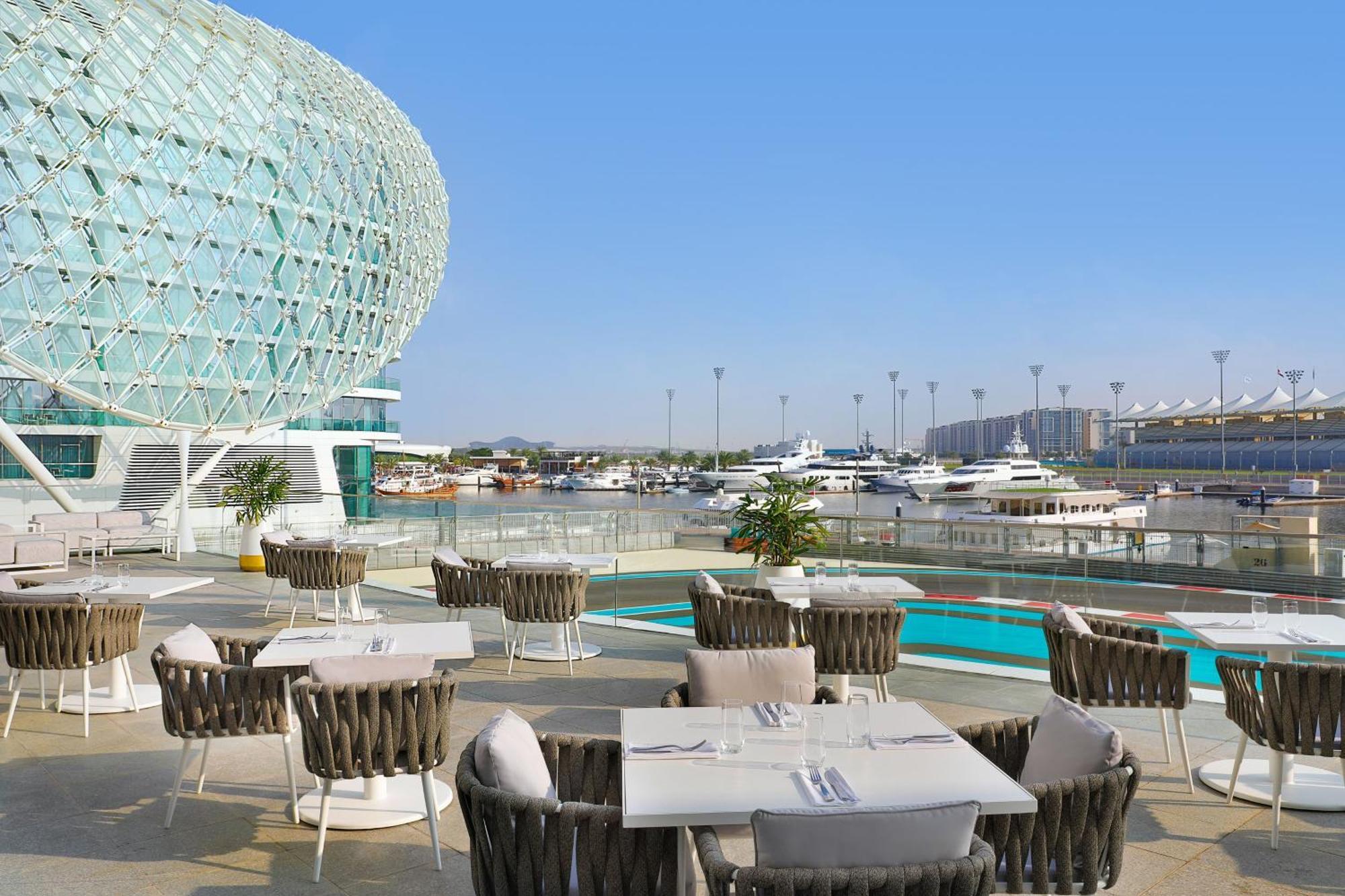 W - Yas Island Hotel 5*
