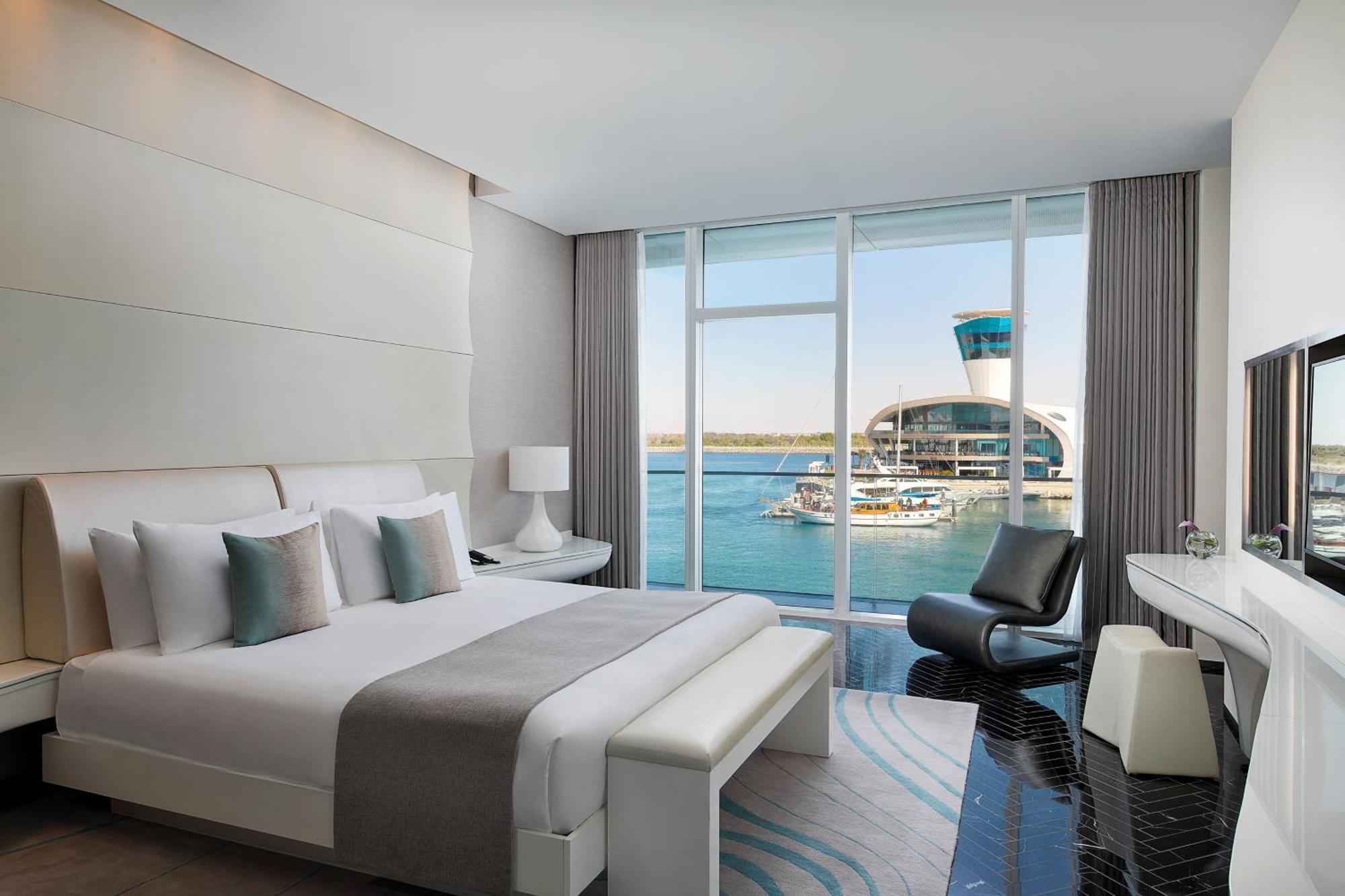 W - Yas Island Hotel 5*